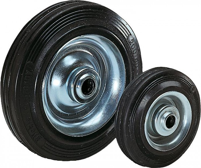 Štandardné celogumené pneumatiky na ráfiku z oceľového plechu