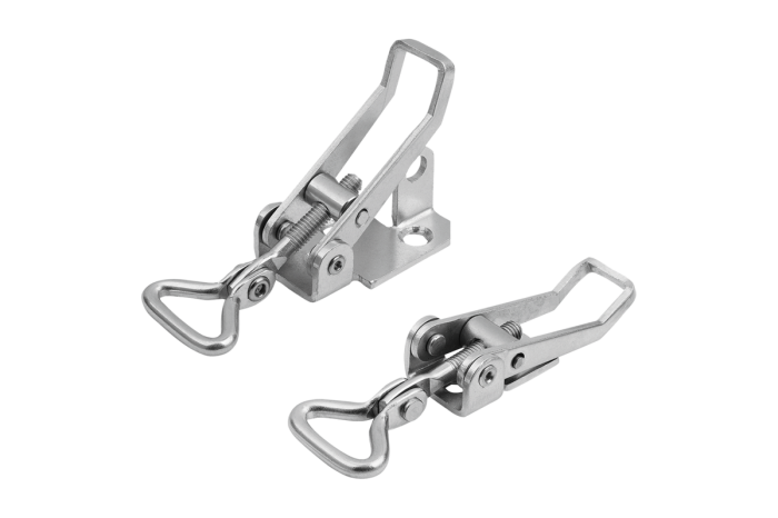 Steel or stainless steel toggle latches with movable triangular clamping bail, up to 700 N, adjustable, with visible screw mounting holes